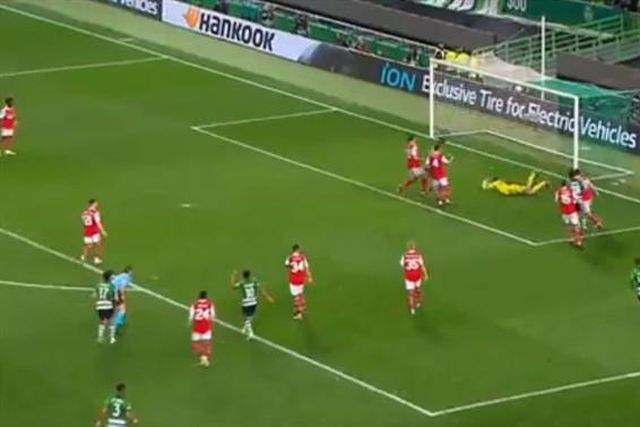 Paulinho garante a reviravolta no marcador frente ao Arsenal (vídeo)