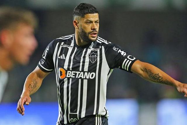 Hulk deixa de ser capitão por causa dos atritos com os árbitros