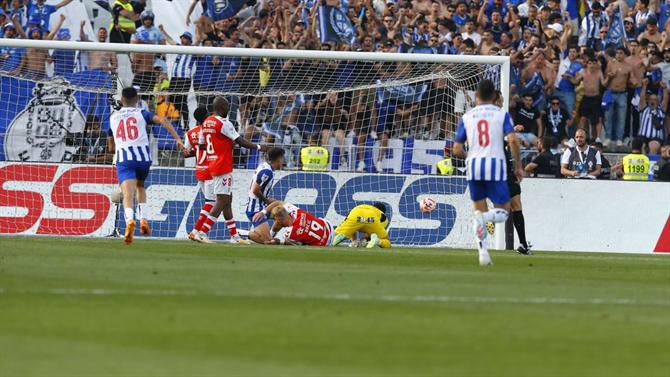 Otávio faz o segundo para o FC Porto (vídeo)