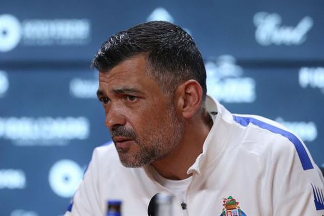 PSG vira-se para Sérgio Conceição