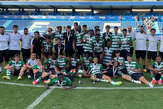 Sub-17 conquistam Troféu Internacional de Vizela