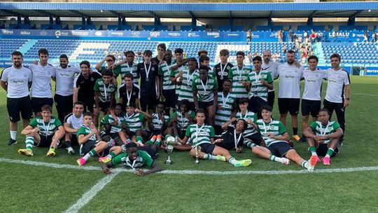 Sub-17 conquistam Troféu Internacional de Vizela