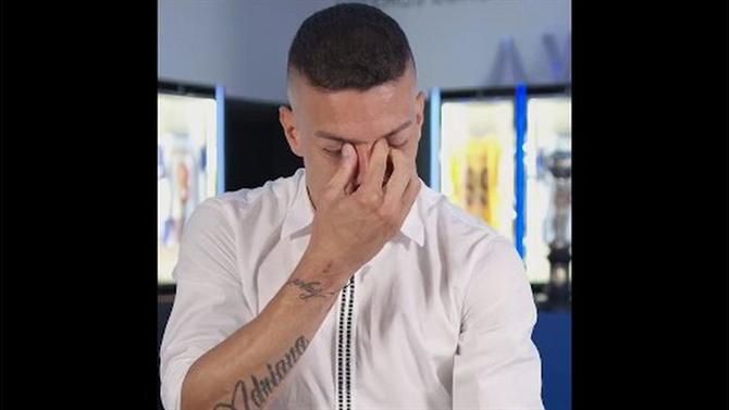 As lágrimas de Uribe nas últimas labaredas como dragão (vídeo)