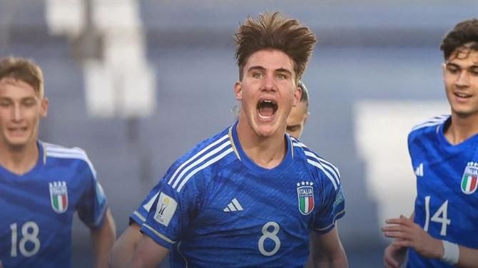 Itália vence Colômbia e espera Coreia do Sul ou Nigéria nas 'meias'