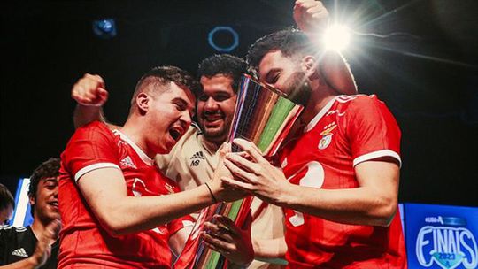 Benfica é campeão nacional de futebol virtual pela primeira vez na história! (fotos)