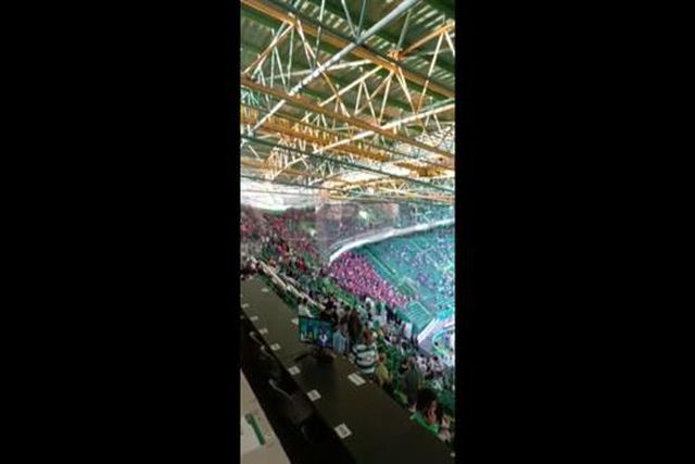 Adeptos do Benfica já estão no interior de Alvalade e já houve incidentes