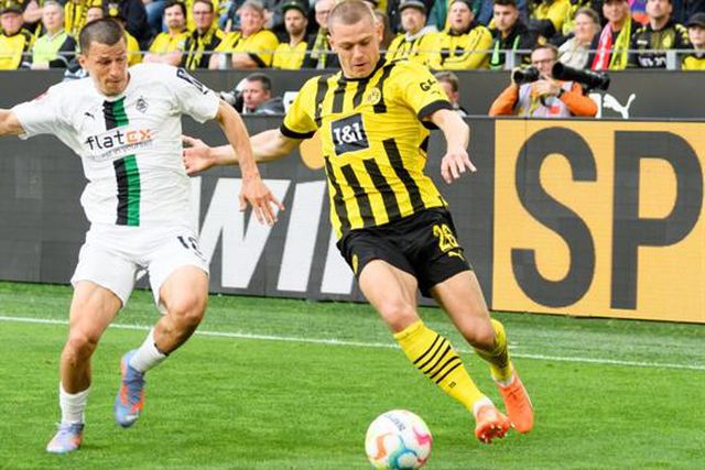 Diagnosticado cancro a defesa-direito do Monchengladbach