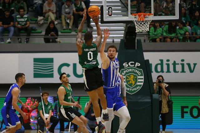 Sporting varre FC Porto das meias-finais e vai disputar o título pela 1.ª vez com o Benfica