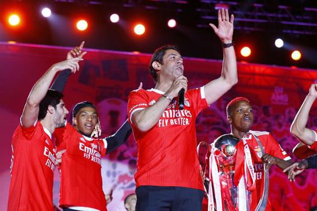 «Chega de pedir o 38. Ele já cá está!»