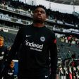 Médio formado no PSG muda-se a título definitivo para o Eintracht Frankfurt