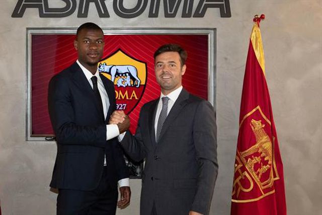 Oficial: Mourinho recebe reforço para a defesa