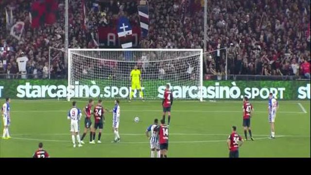 Domenico Criscito termina carreira com penálti da vitória pelo Génova