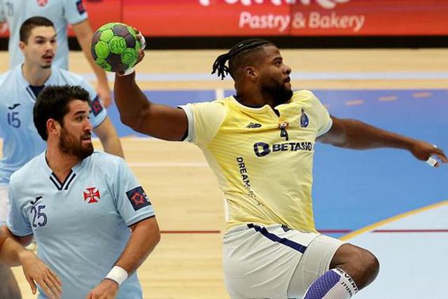 Dois portugueses entre os candidatos ao sete ideal da EHF