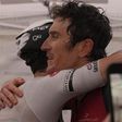 «Isto é ciclismo»: Geraint Thomas o primeiro a abraçar João Almeida (vídeo)