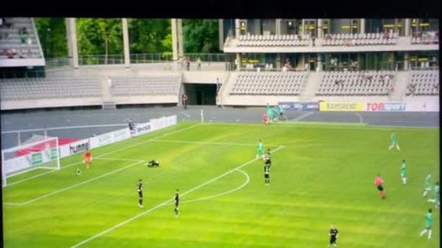 O autogolo do ano na Lituânia? Veja e tire as suas conclusões