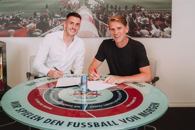 Oficial: lateral sérvio cinco épocas no Salzburgo