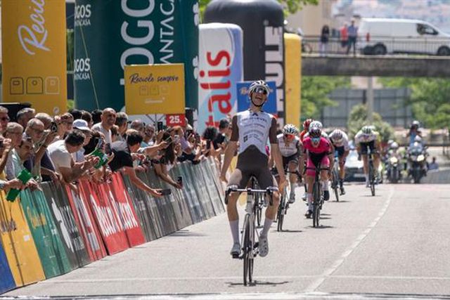 Espanhóis dominadores na Volta do Futuro