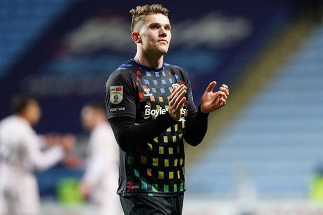 Alvo do Sporting aconselhado a sair: «Faz sentido»