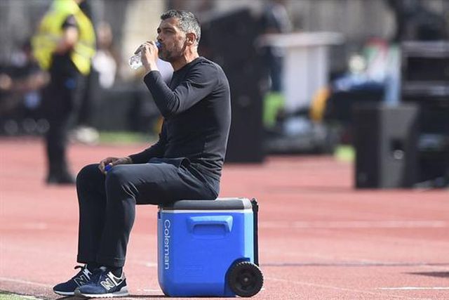 Momento tenso entre Sérgio Conceição e Adelino Caldeira (vídeo)