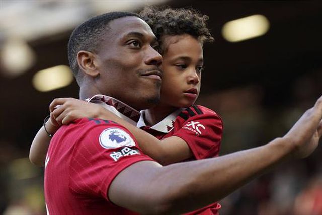 Martial falha dérbi da final da Taça