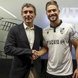 Oficial: Tomás Ribeiro reforça a defesa