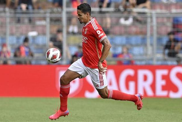 «Tive uma lesão grave e o treinador não conseguiu dar-me muitos minutos»