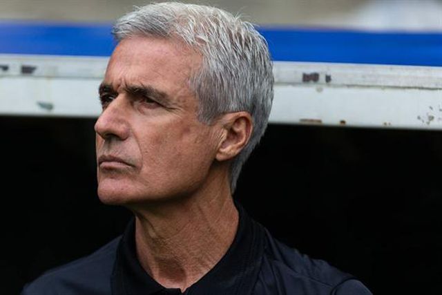 E o primeiro prémio de treinador do mês vai para... Luís Castro