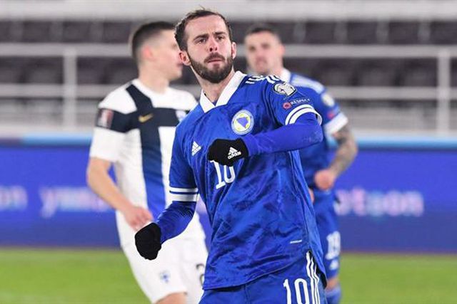 Pjanic admite que esteve perto do Al Nassr e revela conversa com Ronaldo