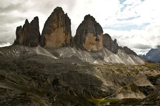 Brutalidade nas montanhas dos Dolomitas