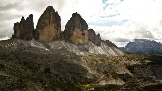 Brutalidade nas montanhas dos Dolomitas