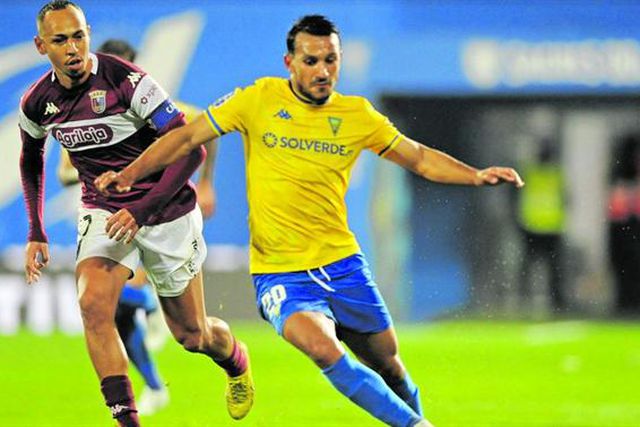 SAD tenta João Carvalho