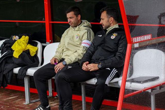 Águias anunciam saída de dois treinadores