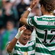 Jota assiste na consagração do Celtic com goleada (fotos)