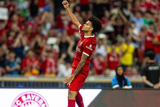 Luis Díaz marca, mas não evita derrota frente ao Bayern (vídeo)