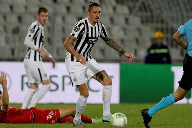 A mensagem de Fejsa para o balneário do Benfica antes do dérbi
