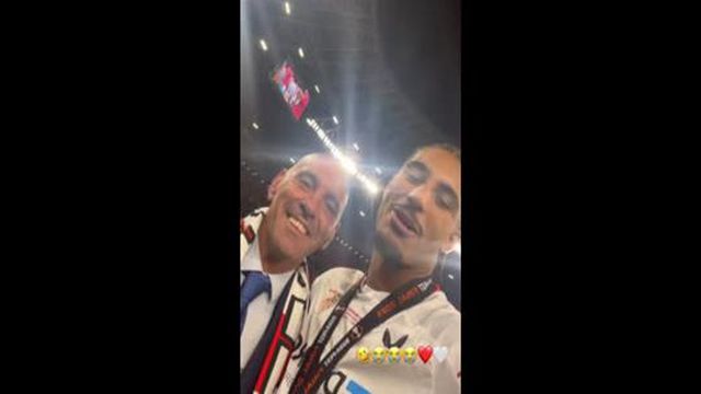 O pedido após ganhar a final da Liga Europa: «Monchi, contrata-me, por favor!»