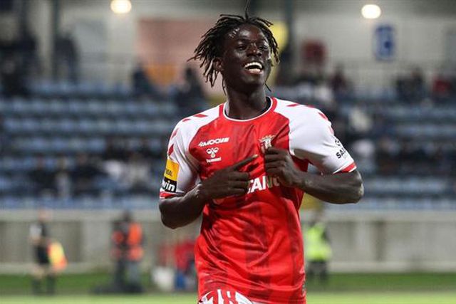 Roger Fernandes voltou à equipa B mas há grandes planos para o futuro