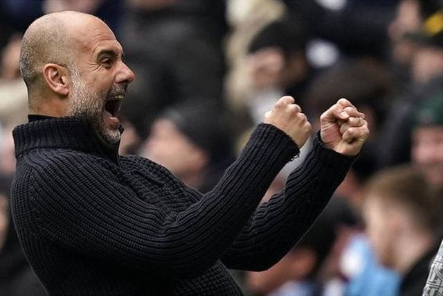 Pep Guardiola tem dois candidatos para render Mahrez