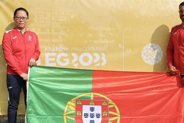 Fu Yu e Fernando Pimenta são os porta-estandartes