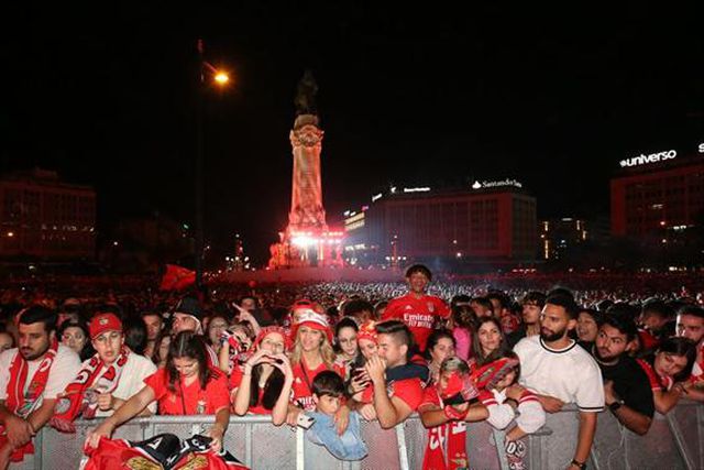 Seis detidos por tentarem vender bilhetes para o Benfica-Santa Clara a preços inflacionados
