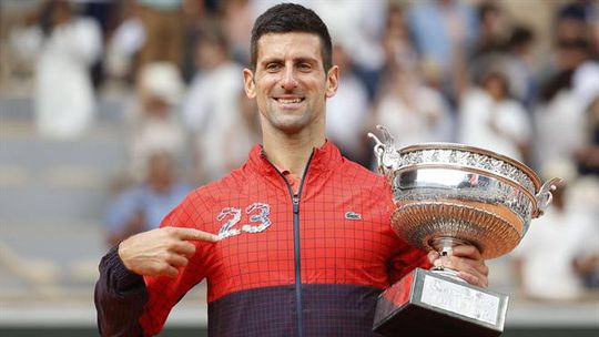 Roland-Garros: Djokovic toca o céu e é recordista do Grand Slam!