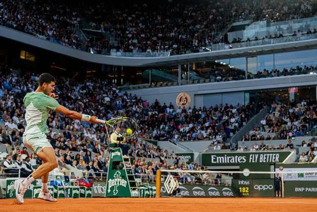 Roland-Garros: Alcaraz passeia para os oitavos de final