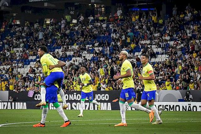 Brasil goleia Guiné em jogo particular