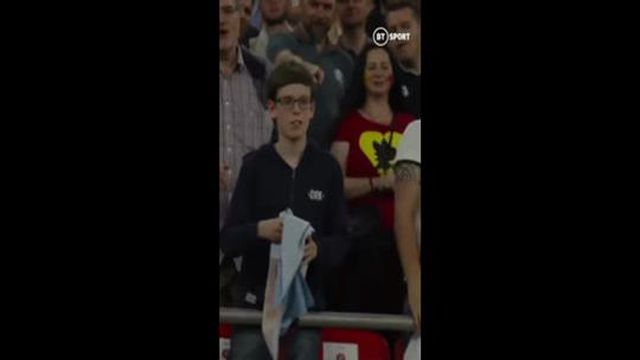 Mourinho deu medalha a jovem adepto da Roma