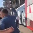 Insultos racistas a colega de equipa motivaram agressão de Berghuis a adepto do Twente (vídeo)