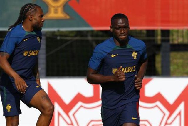 Renato Sanches e Toti Gomes fora da ficha de jogo