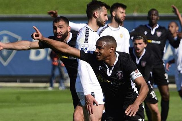 Vasco Fernandes renova por mais uma época