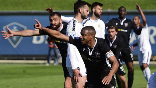 Vasco Fernandes renova por mais uma época