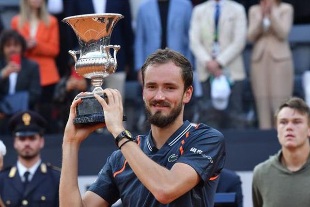 'Ranking' ATP: Alcaraz volta à liderança, Medvedev ultrapassa Djokovic, Nuno Borges sobe 12 lugares