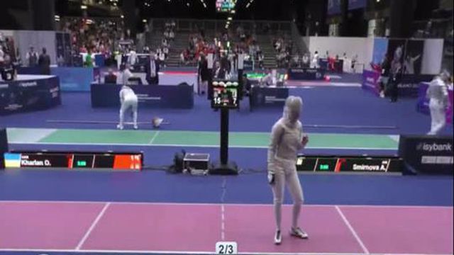 Ucraniana desqualificada por recusar cumprimentar adversária russa